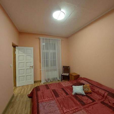 Pils Ielas Apartamenti Kandava Kültér fotó