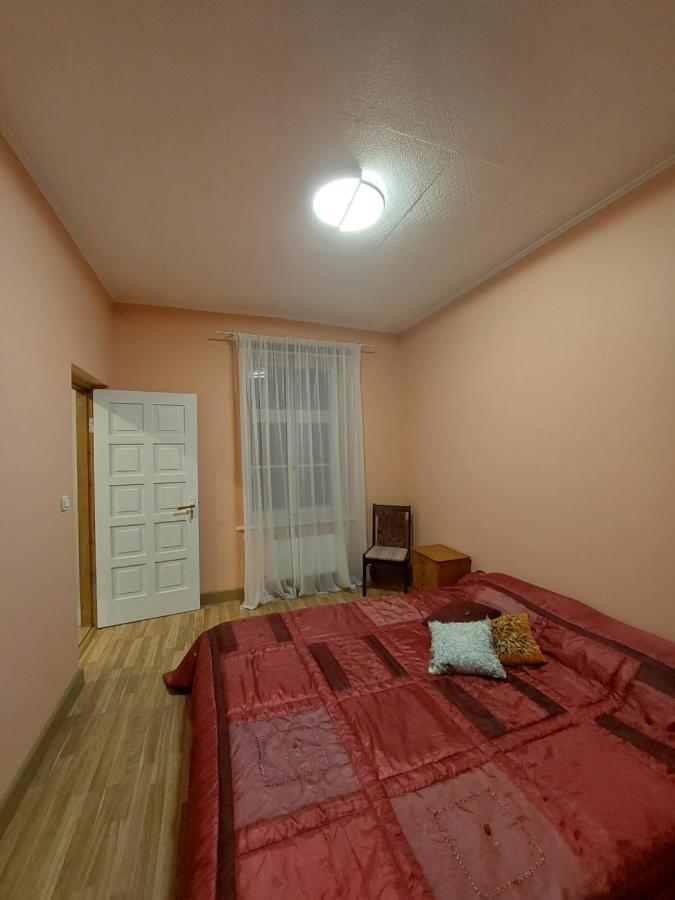 Pils Ielas Apartamenti Kandava Kültér fotó